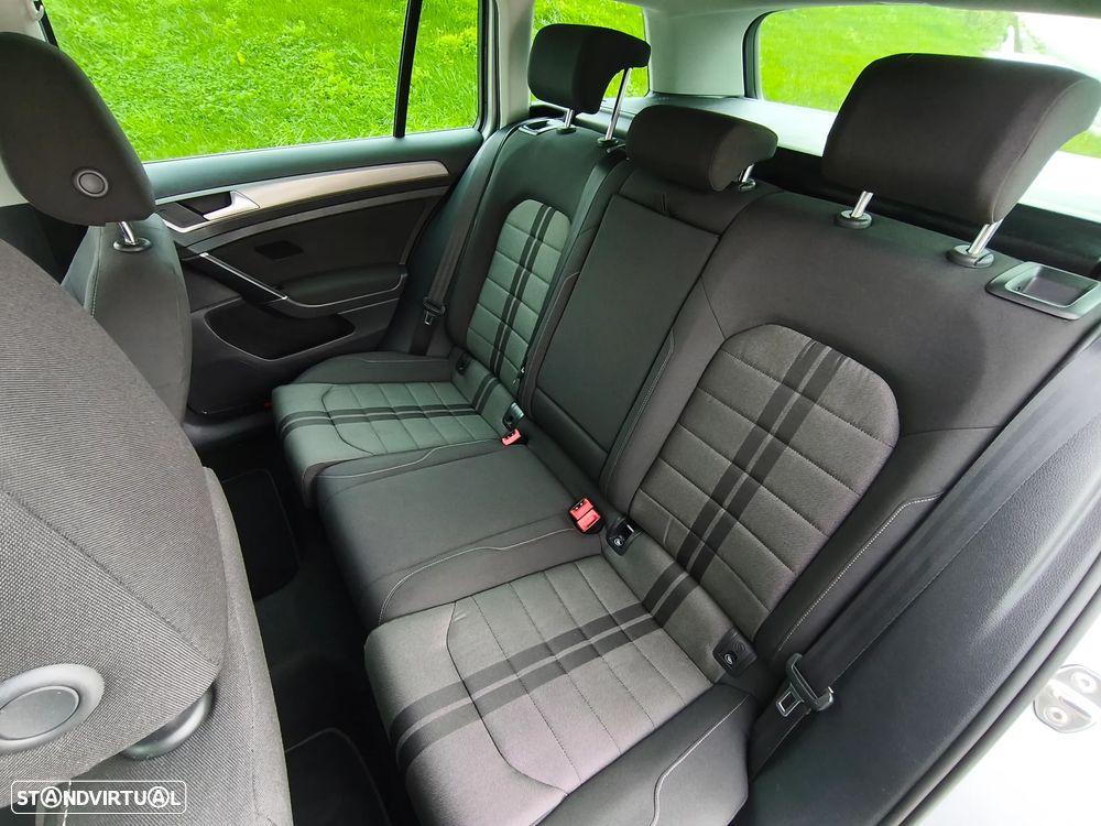 VW Golf Variant 1.6 TDi Sportline - 13