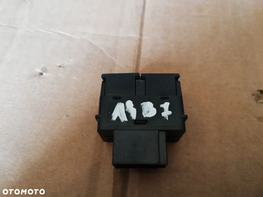 AUDI A4 B6 B7 8E0 00-06 PRZEŁĄCZNIK WŁĄCZNIK ALARMU 8E2962109 - 2