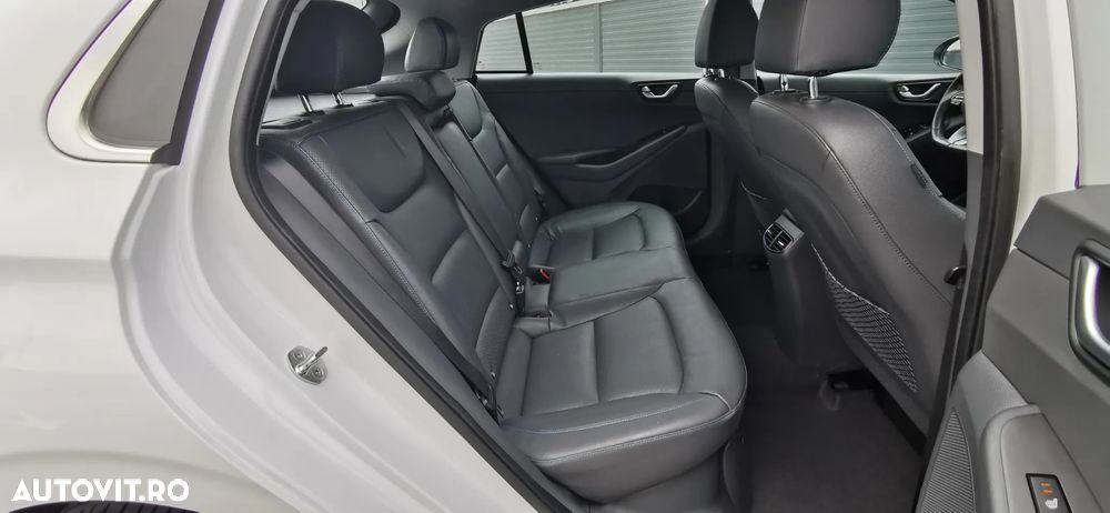 Hyundai IONIQ 1.6 GDI Premium - 19