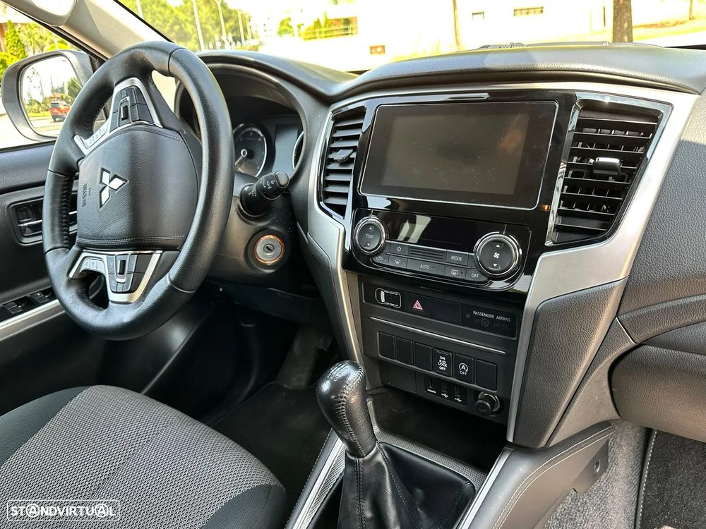 Mitsubishi L200 2.3 DI-D CD Invite 4WD - 24