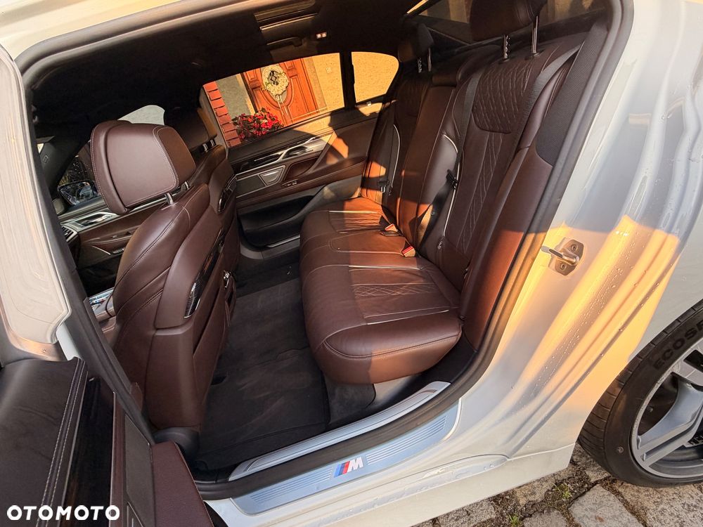 BMW Seria 7 740Li - 25