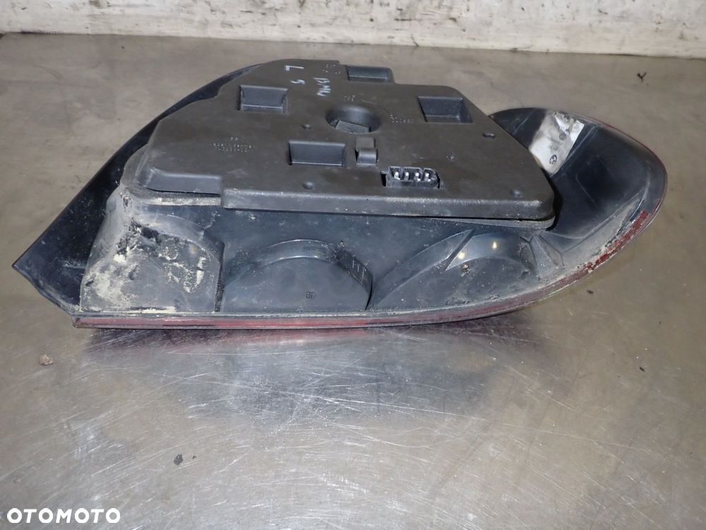 LAMPA LEWA TYLNA BMW E39 2.5 TDS - 4