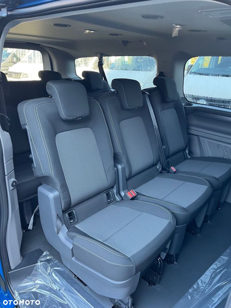 Volkswagen Caravelle - 12