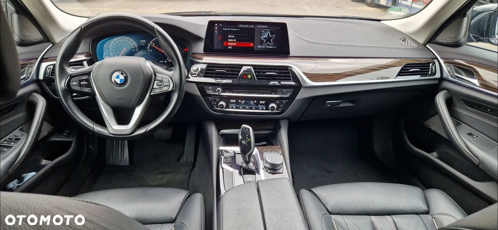 BMW Seria 5 525d Luxury Line sport - 14