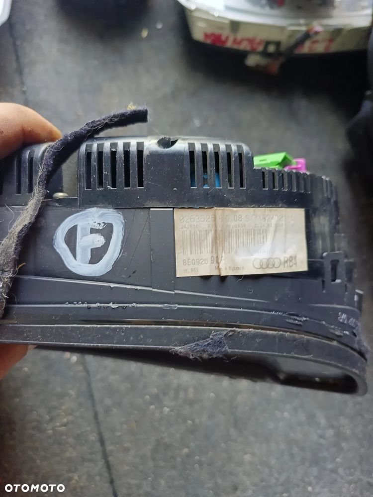 AUDI A4 B6 1.9 TDI LICZNIK ZEGARY RB4 - 2