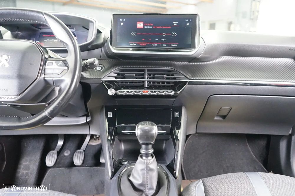 Peugeot 2008 1.2 PureTech Allure Pack - 27