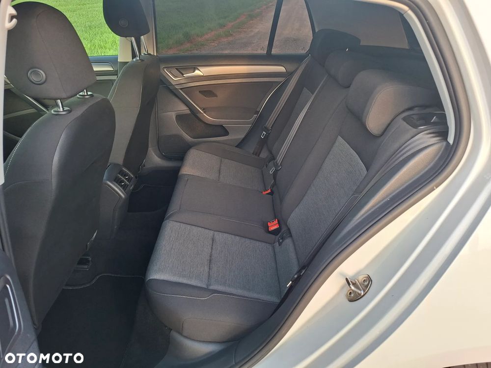 Volkswagen Golf - 12