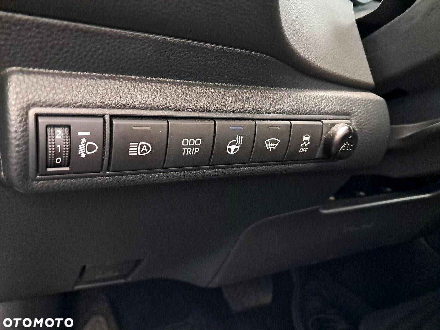 Toyota Corolla - 13