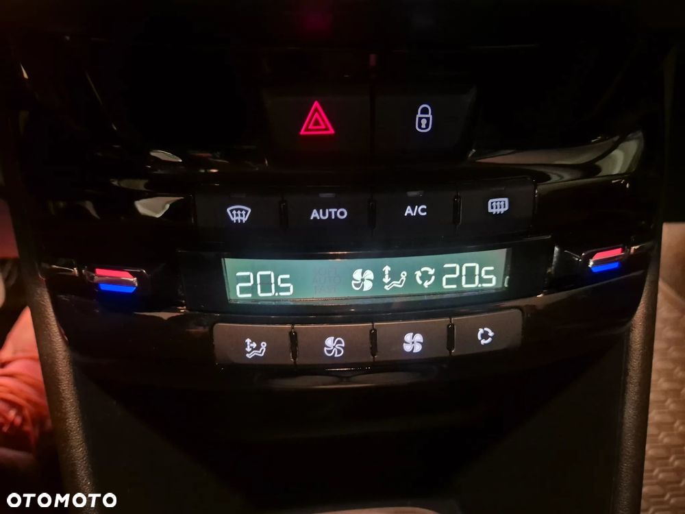 Peugeot 208 PureTech 110 Stop & Start Allure - 19