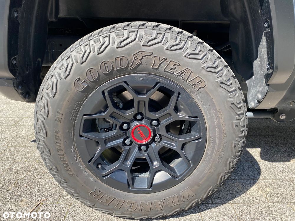 Toyota Tacoma - 23