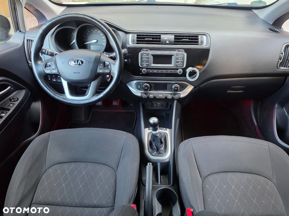 Kia Rio 1.2 Dream Team Edition - 30