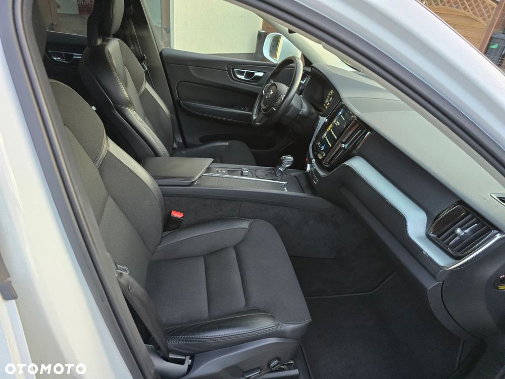 Volvo XC 60 D4 AWD Momentum - 17