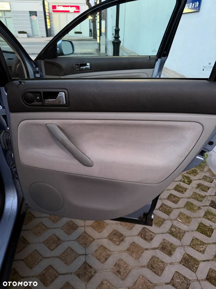 Volkswagen Passat - 23