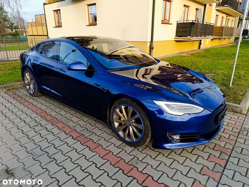 Tesla Model S - 14