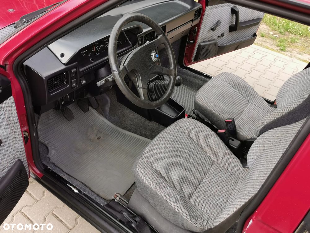Polonez Caro - 34
