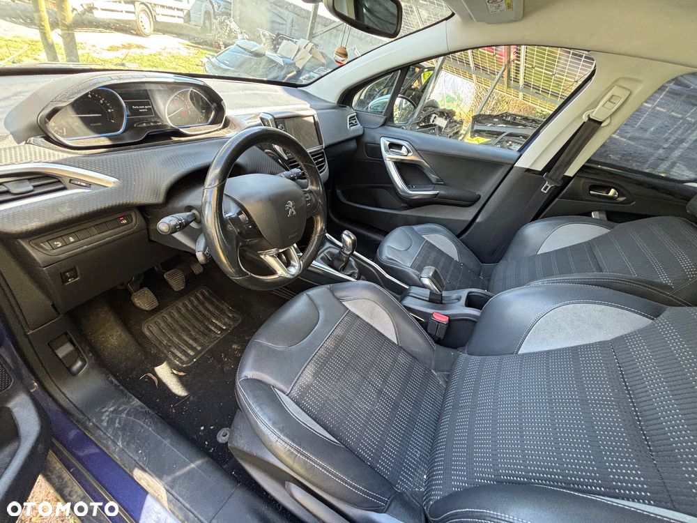 Peugeot 2008 - 12