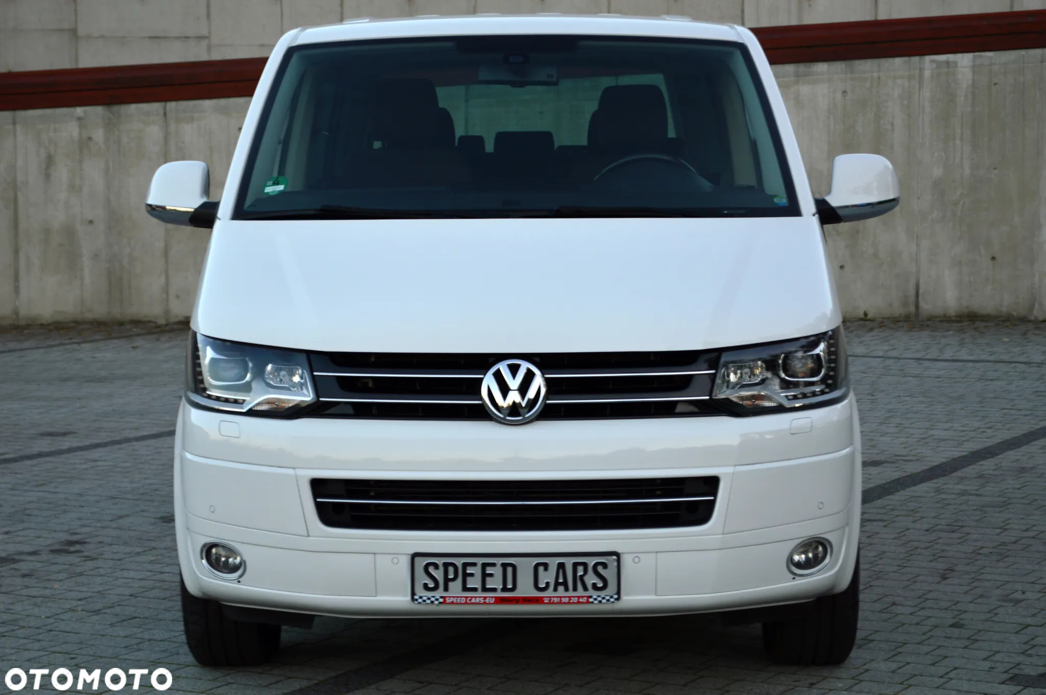 Volkswagen Multivan - 2