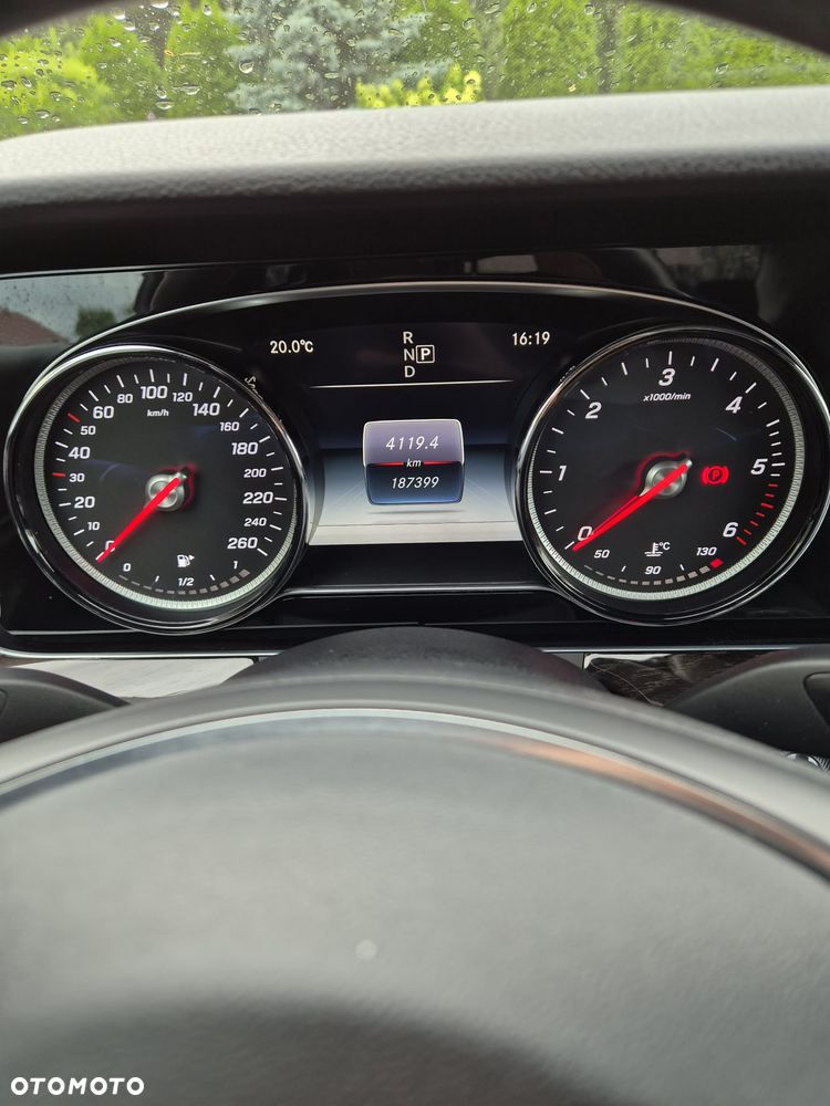 Mercedes-Benz Klasa E 220 d 4-Matic 9G-TRONIC - 12