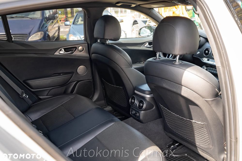 Kia Stinger 3.3 T-GDI V6 GT AWD - 27