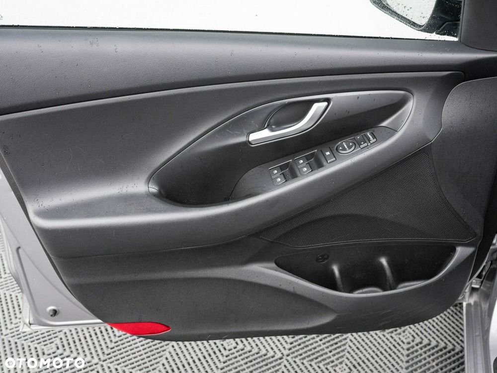 Hyundai i30 1.5 DPI Smart - 10