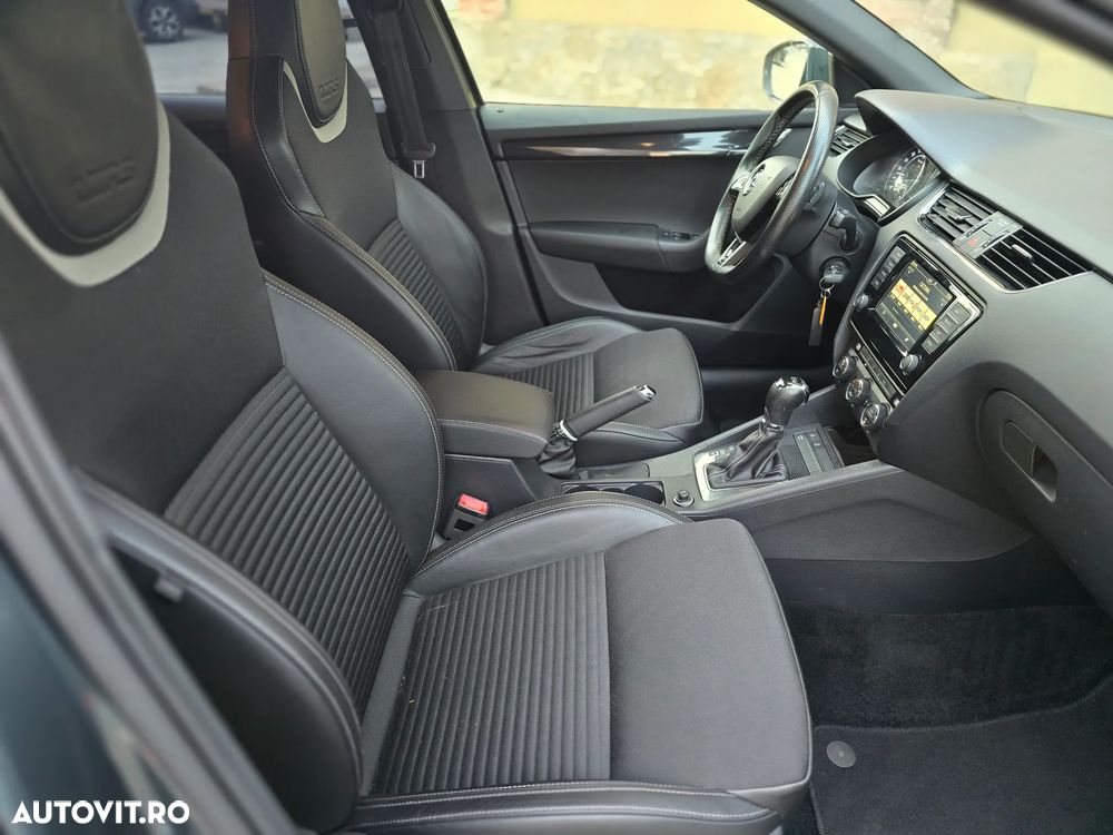 Skoda Octavia 2.0 TDI DSG RS - 8