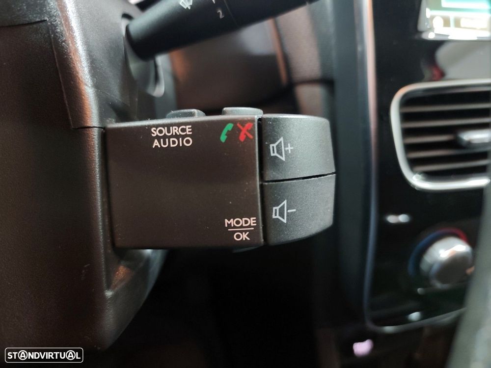 Renault Clio 0.9 TCe Limited Bi-Fuel - 25