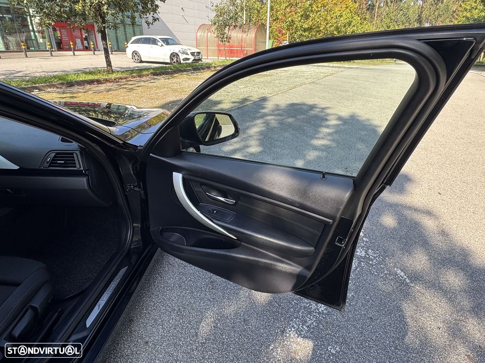 BMW 318 d Line Sport - 19