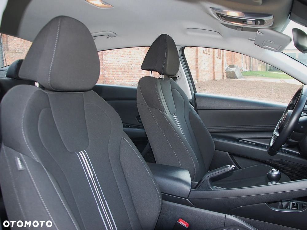 Hyundai Elantra 1.6 Smart - 12