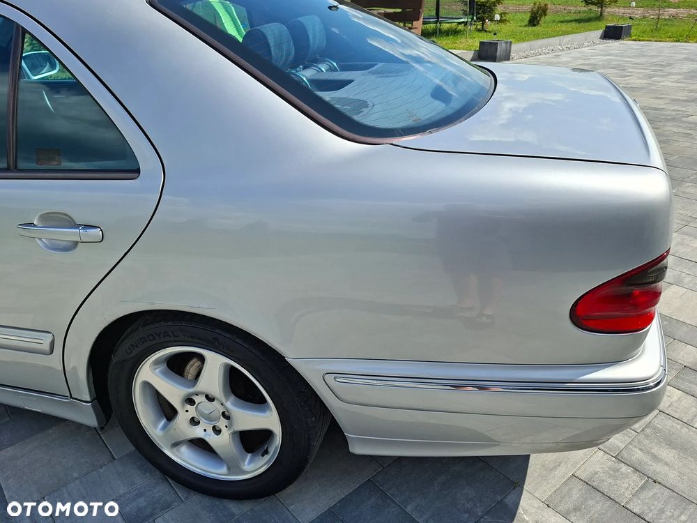 Mercedes-Benz Klasa E 220 T CDI Avantgarde - 13