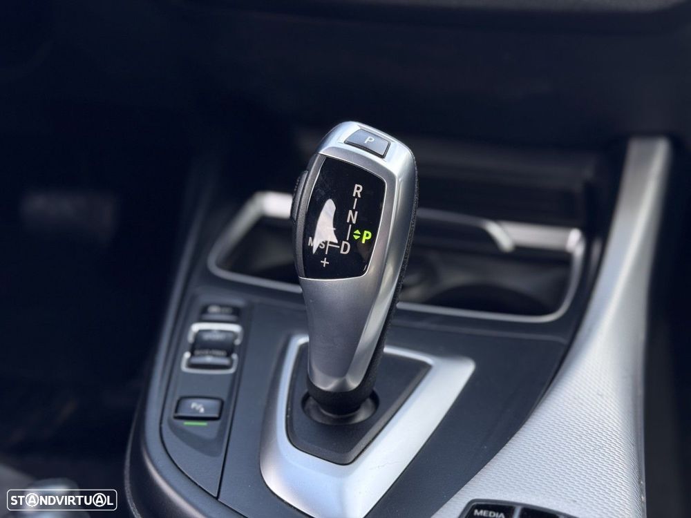 BMW 116 d Pack M Auto - 10