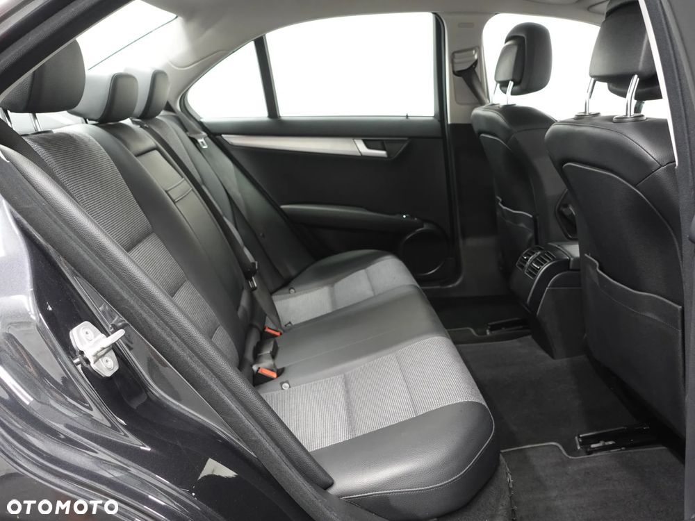 Mercedes-Benz Klasa C 200 (BlueEFFICIENCY) 7G-TRONIC Avantgarde - 25