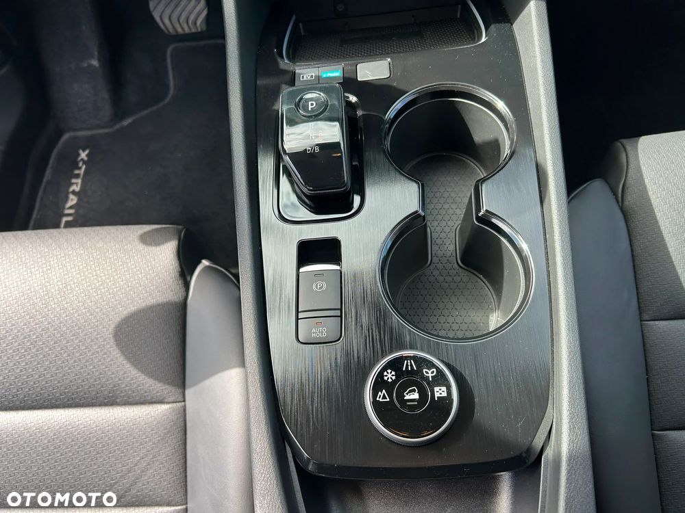 Nissan X-Trail 1.5 VC-T e-POWER N-Connecta e-4ORCE 7os - 15