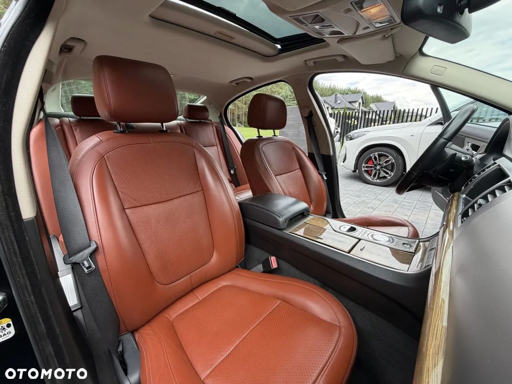Jaguar XF 4.2 SV8 - 19