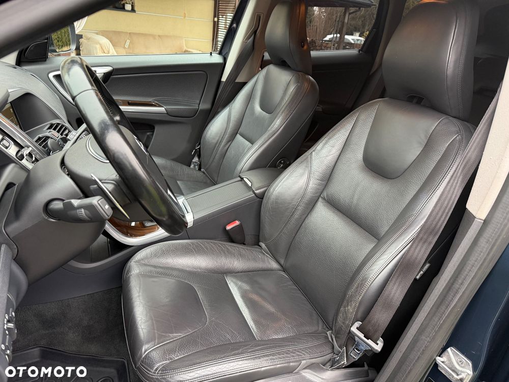 Volvo XC 60 D5 AWD Geartronic Summum - 15