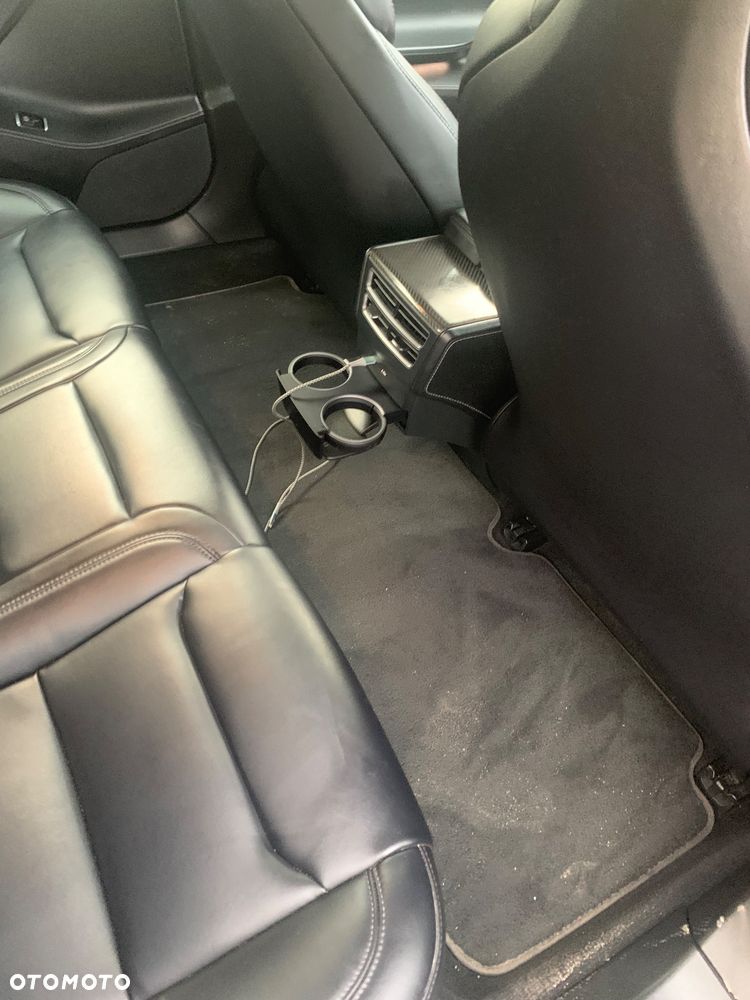 Tesla Model S - 9