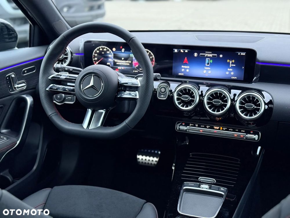 Mercedes-Benz Klasa A 220 4-Matic AMG Line 8G-DCT - 10