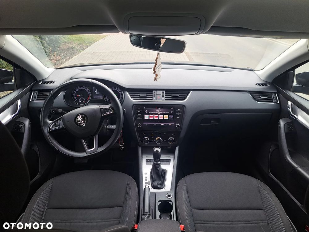 Skoda Octavia 2.0 TDI Edition DSG - 9