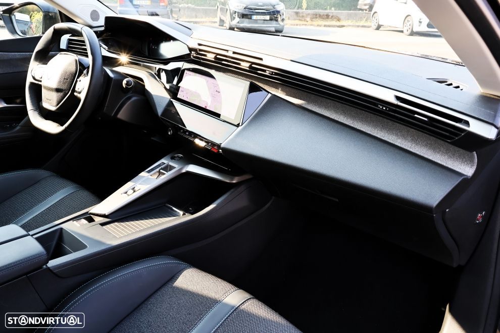 Peugeot 408 1.2 Hybrid Allure e-DCS6 - 14