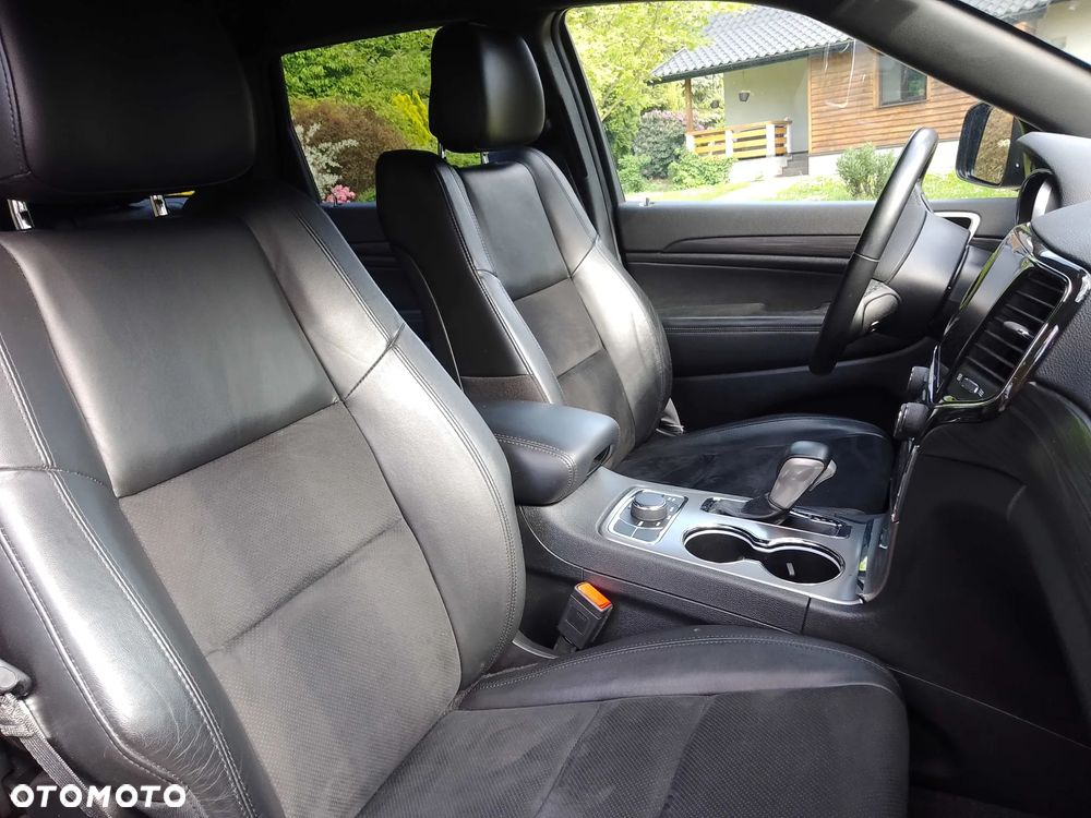 Jeep Grand Cherokee - 16