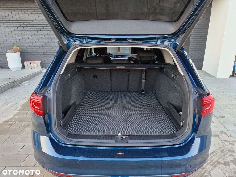 Volkswagen Passat Variant 2.0 TDI DSG (BlueMotion Technology) Comfortline - 20