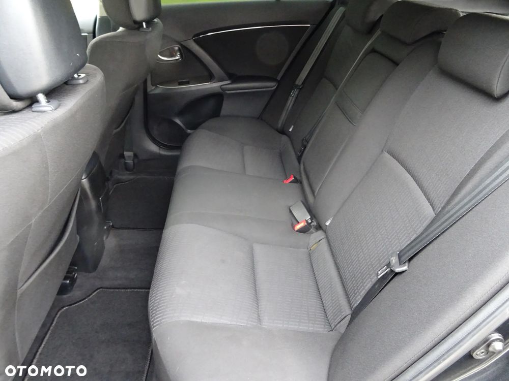 Toyota Avensis - 7