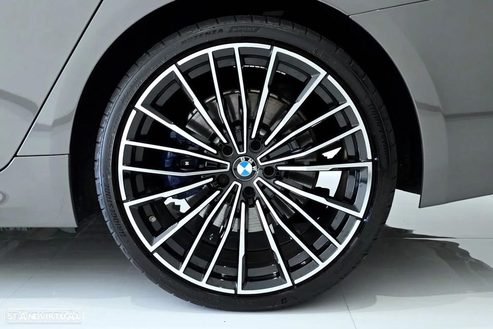 BMW 530 e Pack Desportivo M - 46