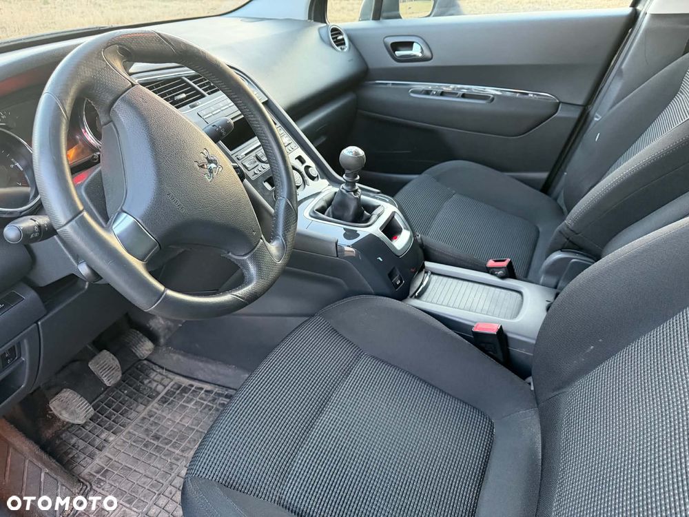 Peugeot 5008 - 8
