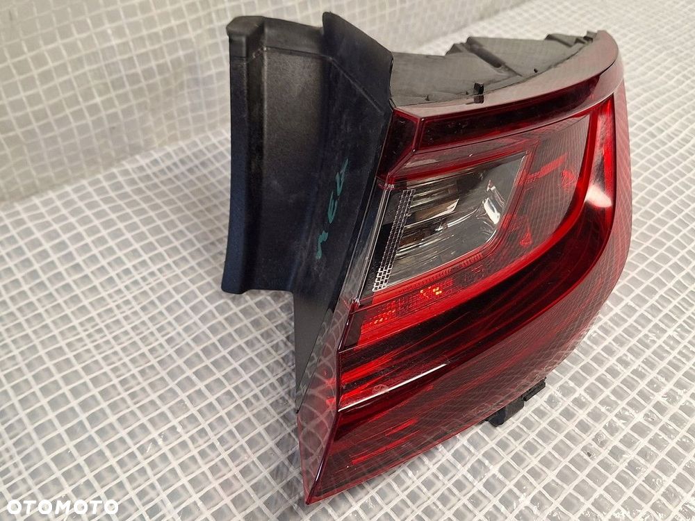 renault megane 4 IV hb 16-20 lampa tyl prawa europa orginalna demontaz - 3