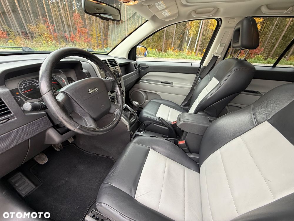 Jeep Compass - 23