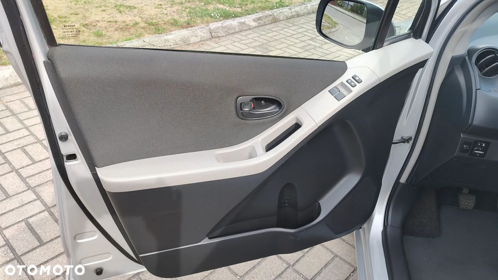 Toyota Yaris 1.0 VVT-i Cool - 21
