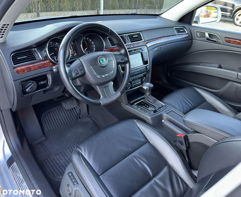 Skoda Superb 3.6 V6 4x4 DSG Elegance - 16
