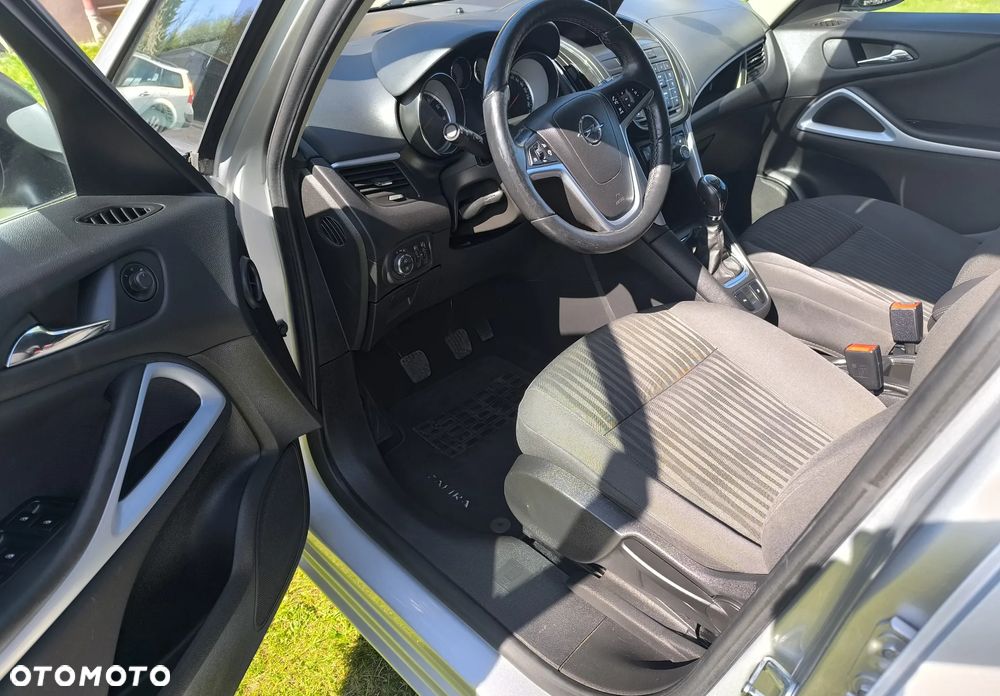 Opel Zafira - 9