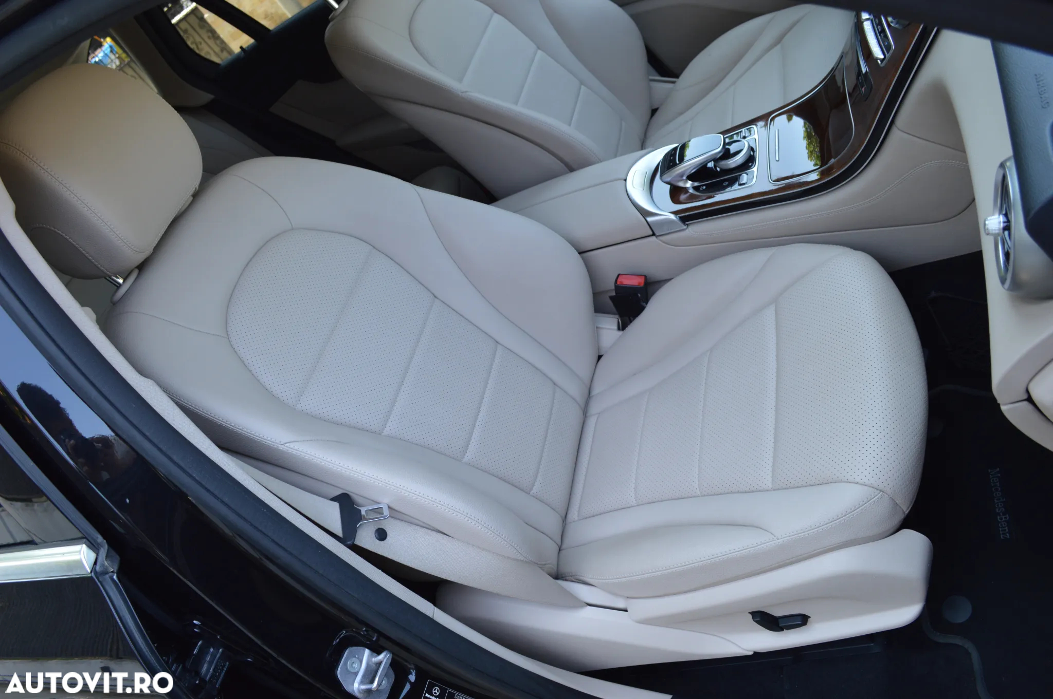 Mercedes-Benz GLC 250 d 4Matic 9G-TRONIC Exclusive - 32