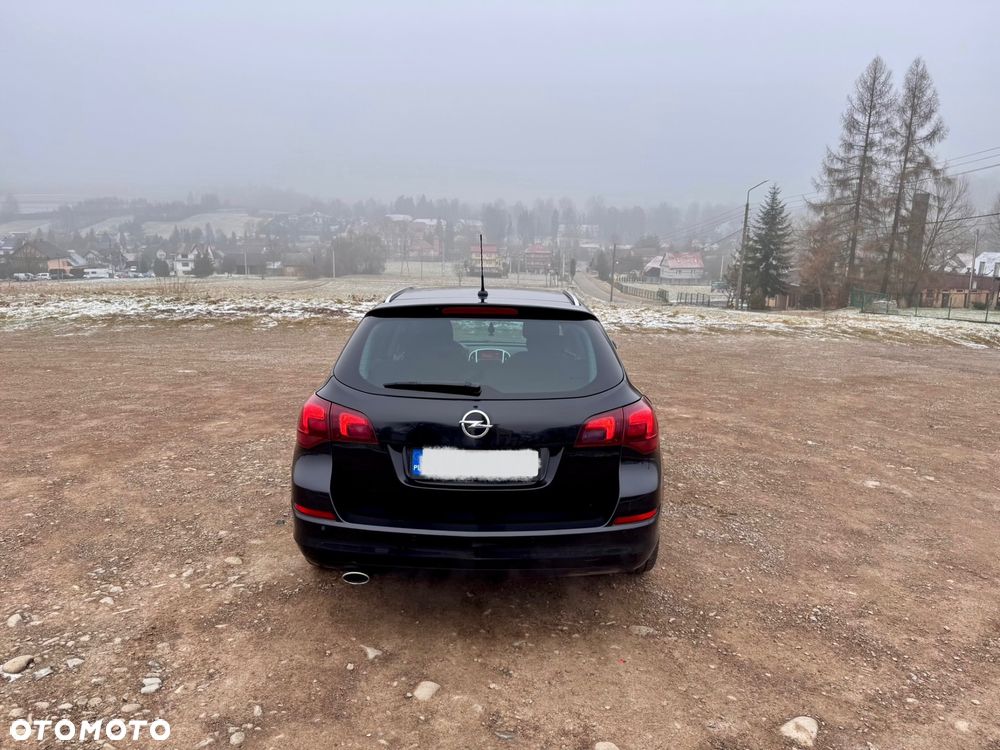 Opel Astra 1.4 T Cosmo - 4